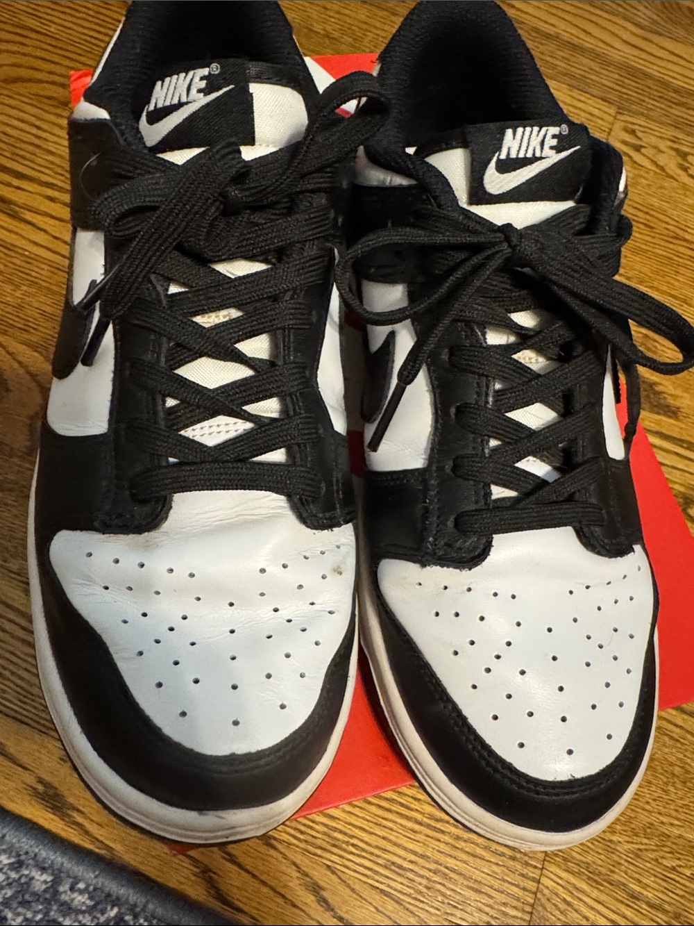 Nike Dunk Low Retro White Black Panda Sneakers *Excellent Condition* worn twice - Picture 5 of 5